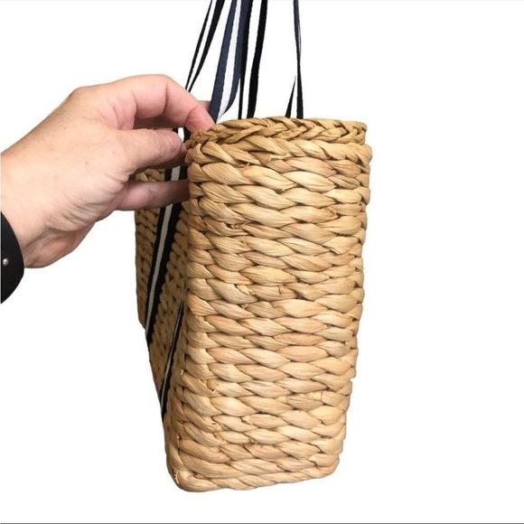 Coastal Rivera Woven Lined Tote with Navy and White Straps - Picture 3 of 5